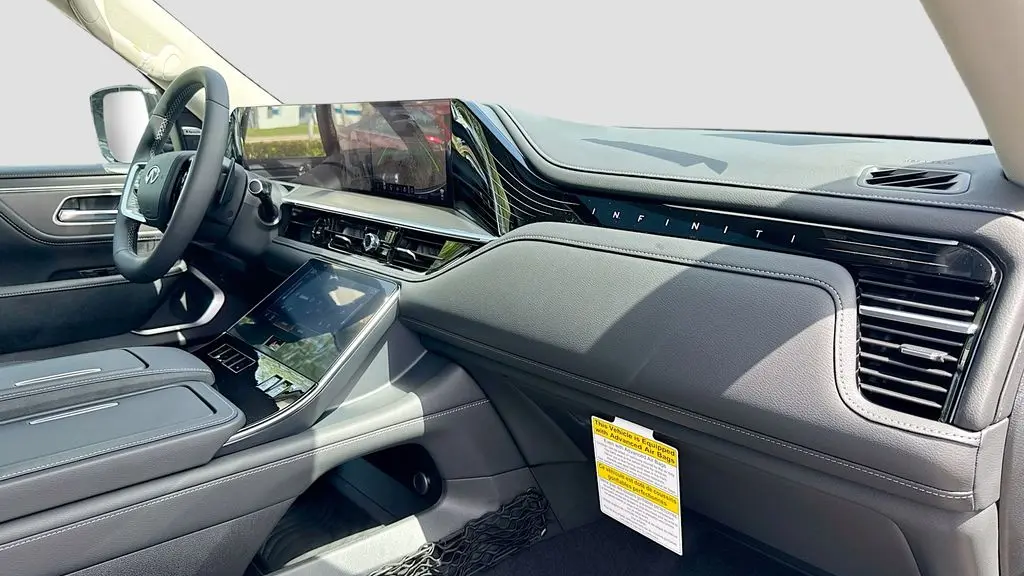 2027 INFINITI QX80 Luxe