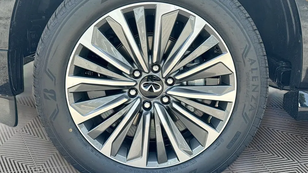 2027 INFINITI QX80 Luxe