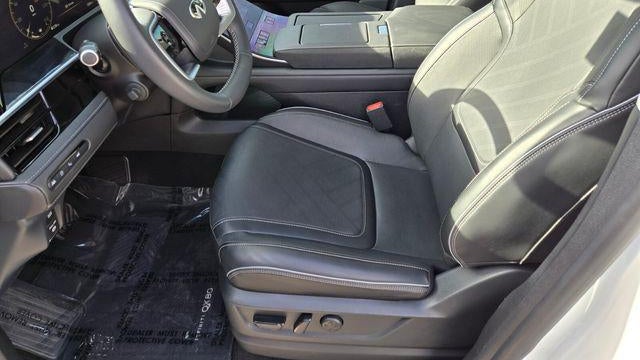 2025 INFINITI QX80 Luxe