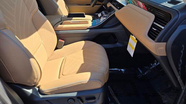 2027 INFINITI QX80 Luxe