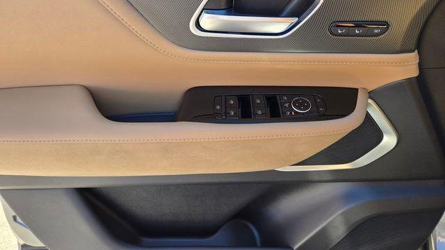2027 INFINITI QX80 Luxe