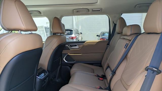 2027 INFINITI QX80 Luxe