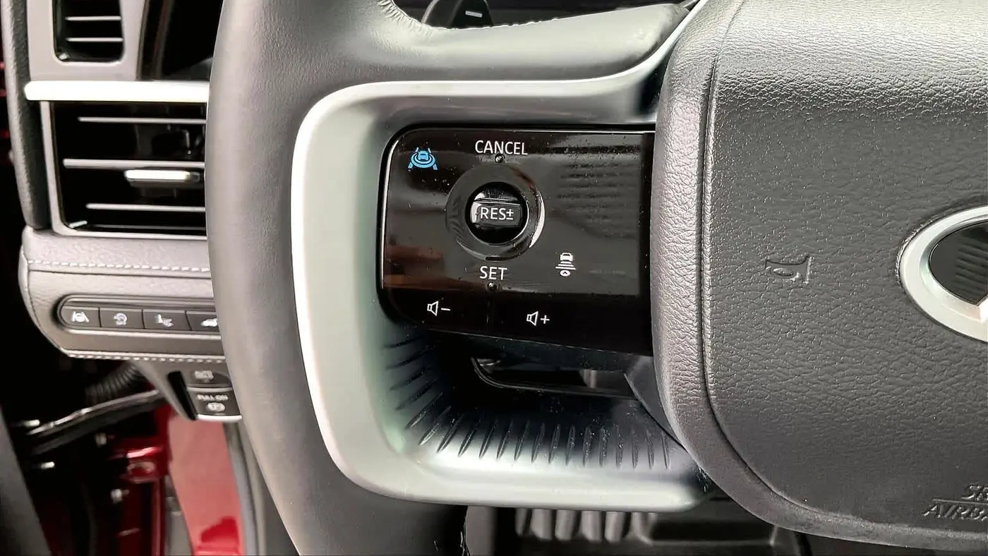 2025 INFINITI QX80 Luxe