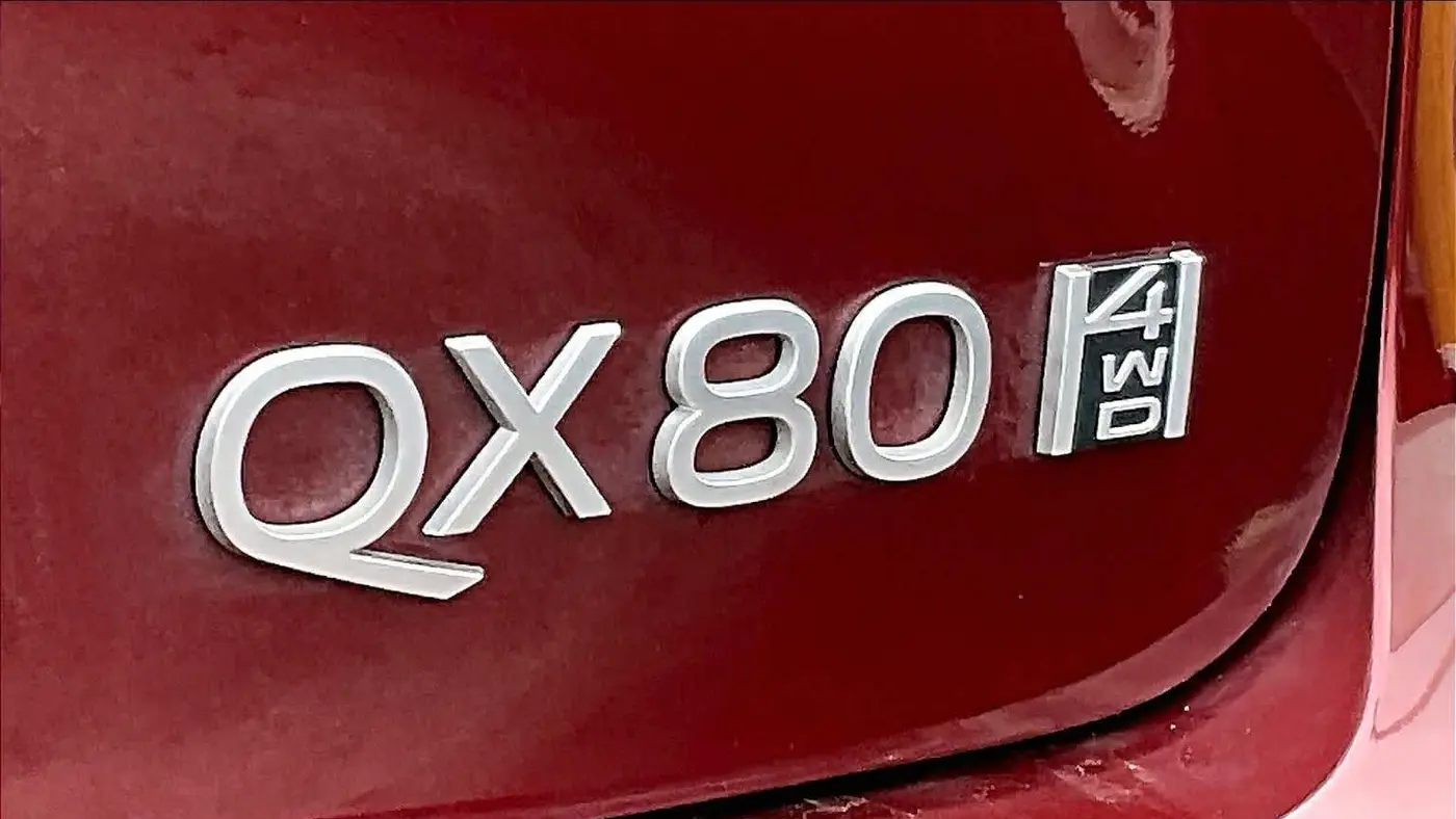 2025 INFINITI QX80 Luxe