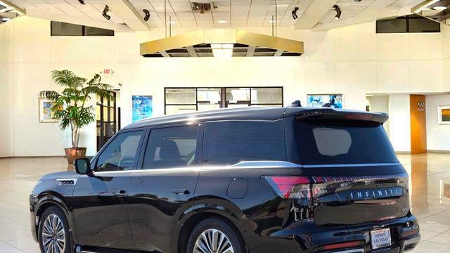 2027 INFINITI QX80 Luxe