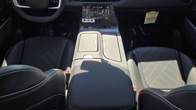 2027 INFINITI QX80 Luxe