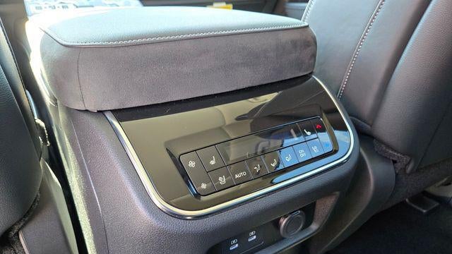 2027 INFINITI QX80 Luxe
