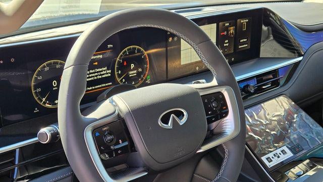 2027 INFINITI QX80 Luxe