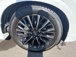 2025 QX80 Thumbnail 4