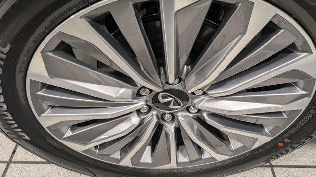 2025 INFINITI QX80 Sensory