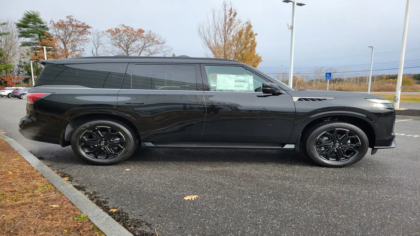 2026 INFINITI QX80 Sport