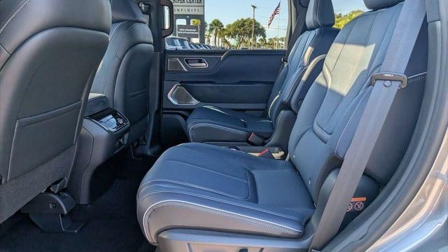 2027 INFINITI QX80 Sport