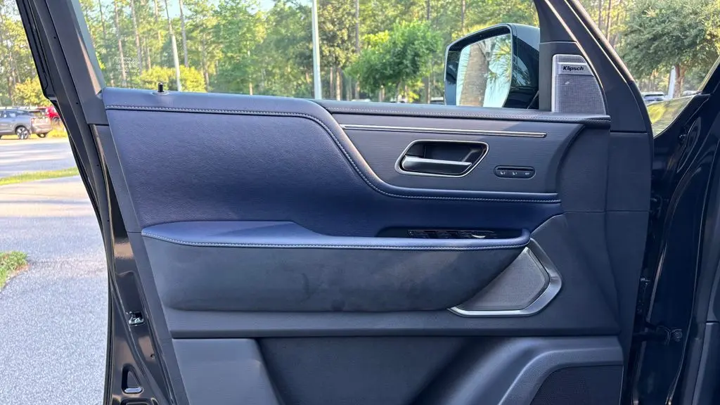2027 INFINITI QX80 Sport