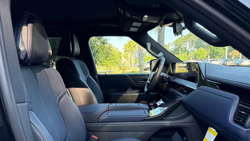 2027 INFINITI QX80 Sport