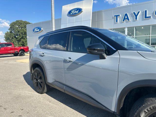 2023 Nissan Rogue - $19,890