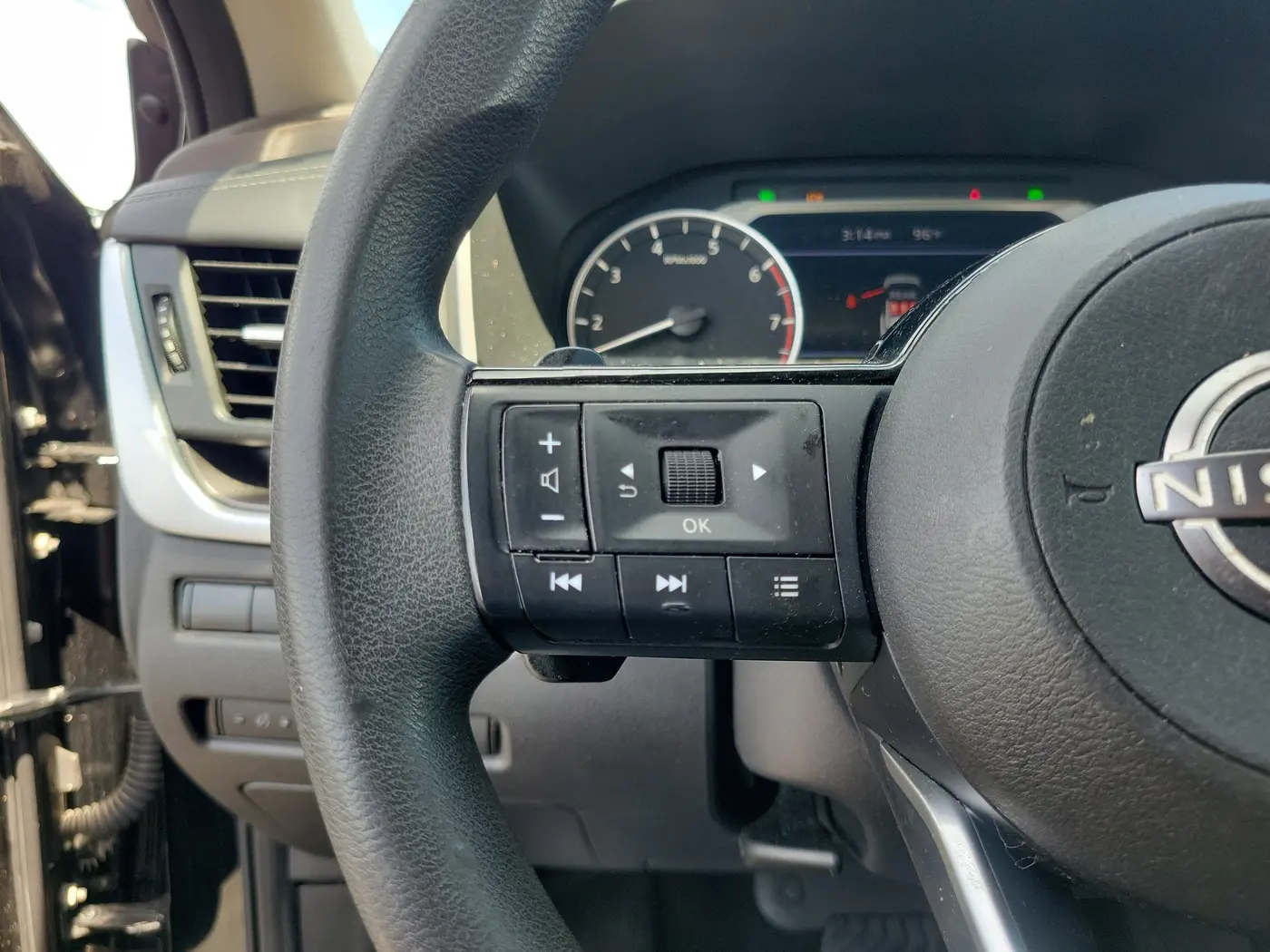 2023 Nissan Rogue - $20,143