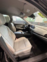 2023 Rogue Thumbnail 18