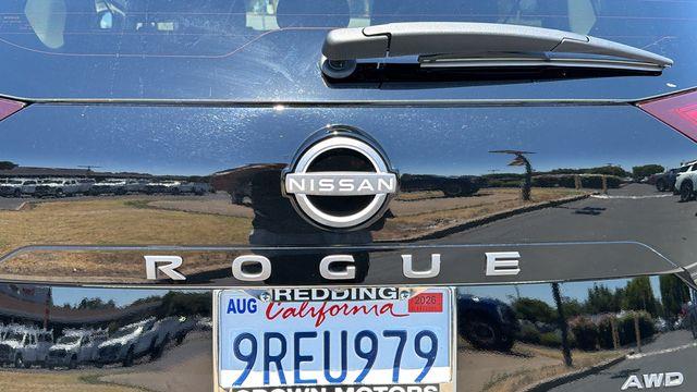 2025 Nissan Rogue SV