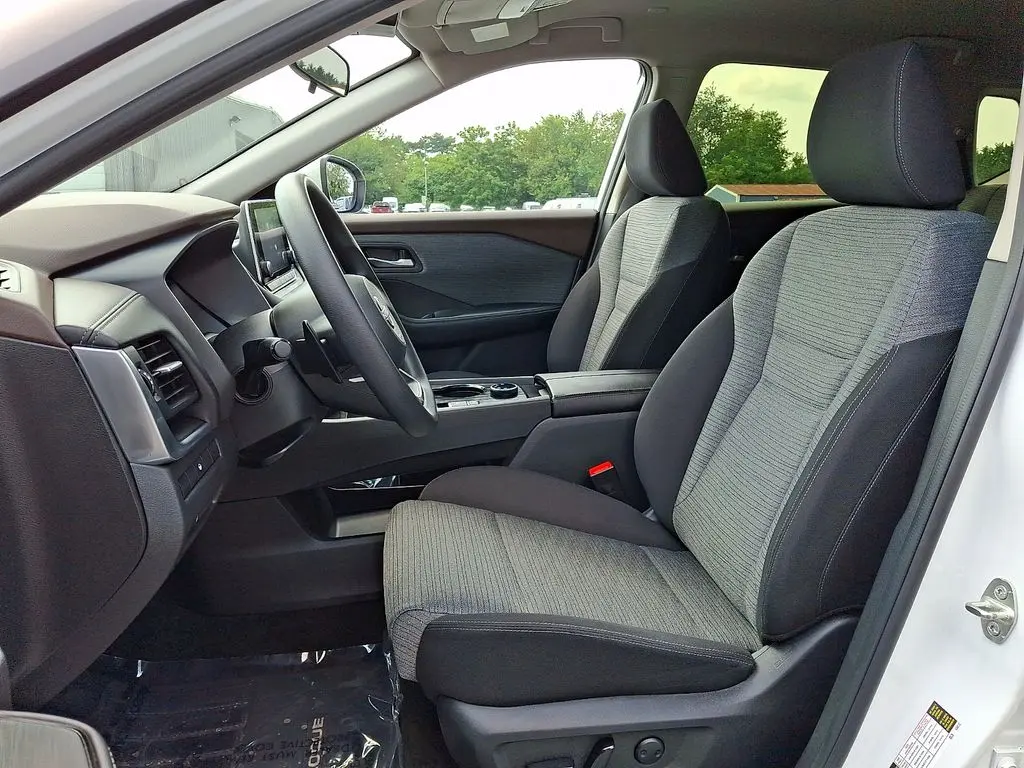 2023 Nissan Rogue - $18,200