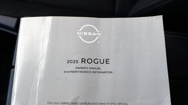2025 Nissan Rogue SV