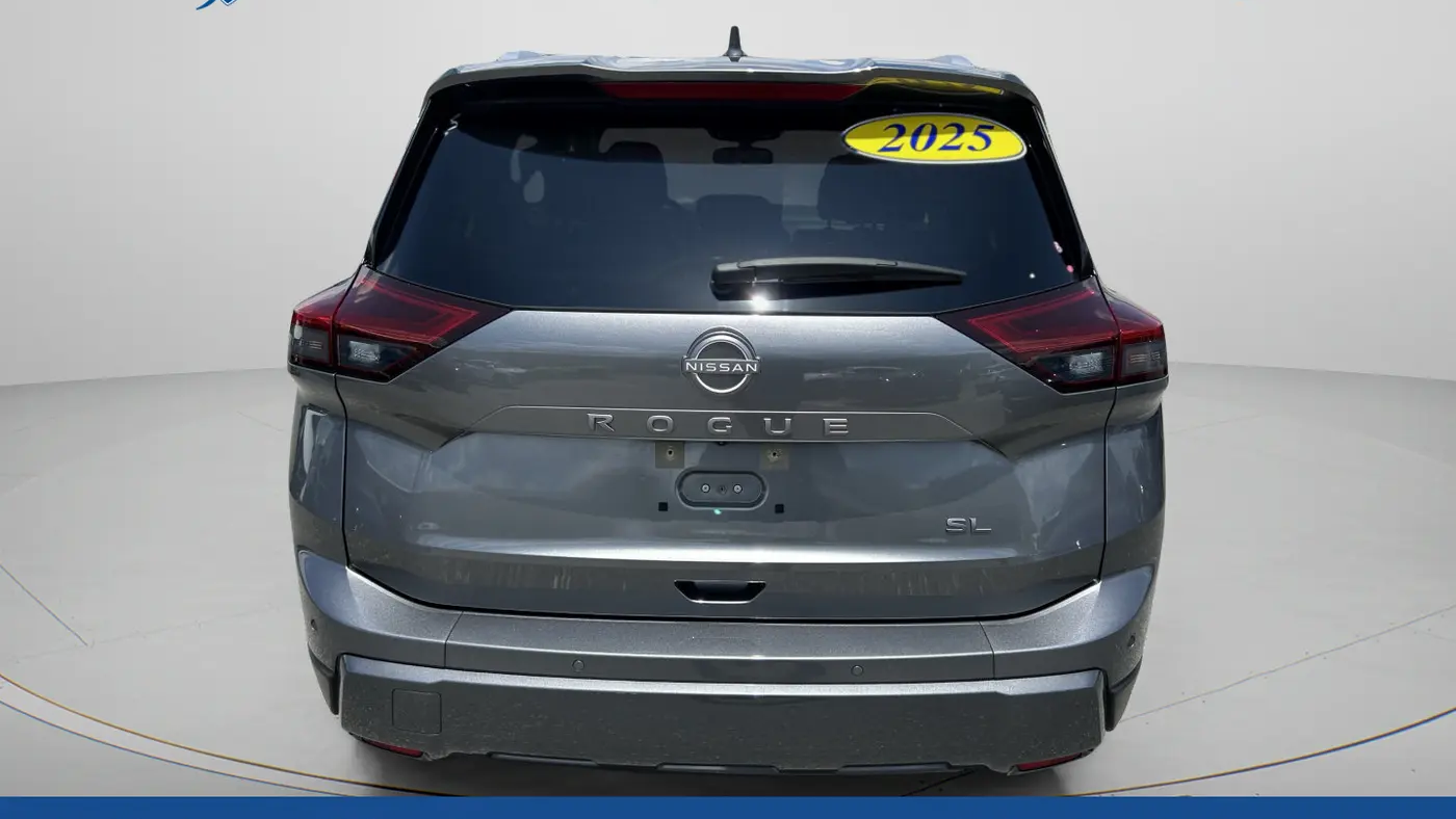 2025 Nissan Rogue SL