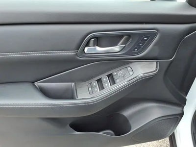 Photo of a 2025 Nissan Rogue SL 4DR Crossover for sale