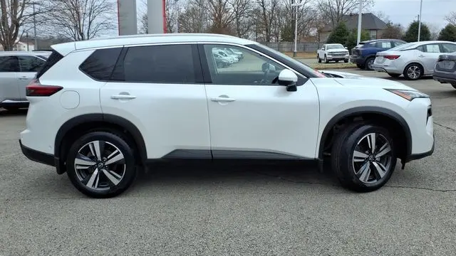 2025 Nissan Rogue SL