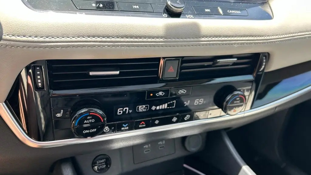 2024 Nissan Rogue SL