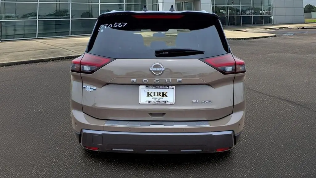 2025 Nissan Rogue SL