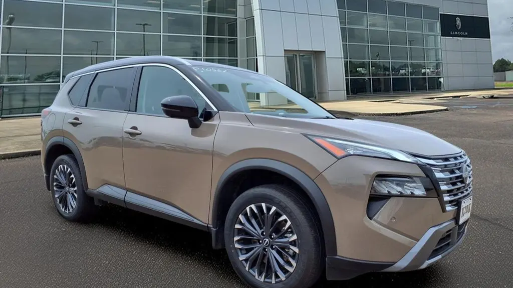 2025 Nissan Rogue SL