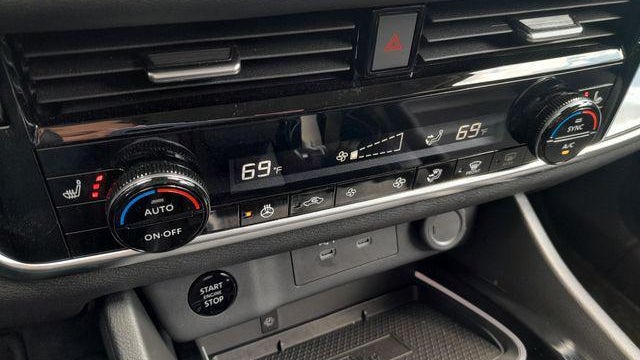 2025 Nissan Rogue SL