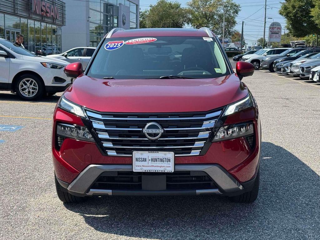 2025 Nissan Rogue SL — photo 1 of 12