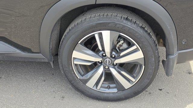 2025 Nissan Rogue SL