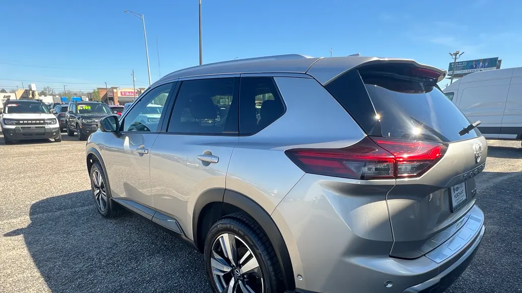 2024 Nissan Rogue SL
