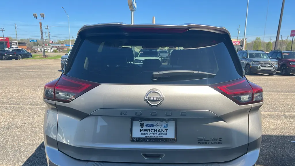 2024 Nissan Rogue SL