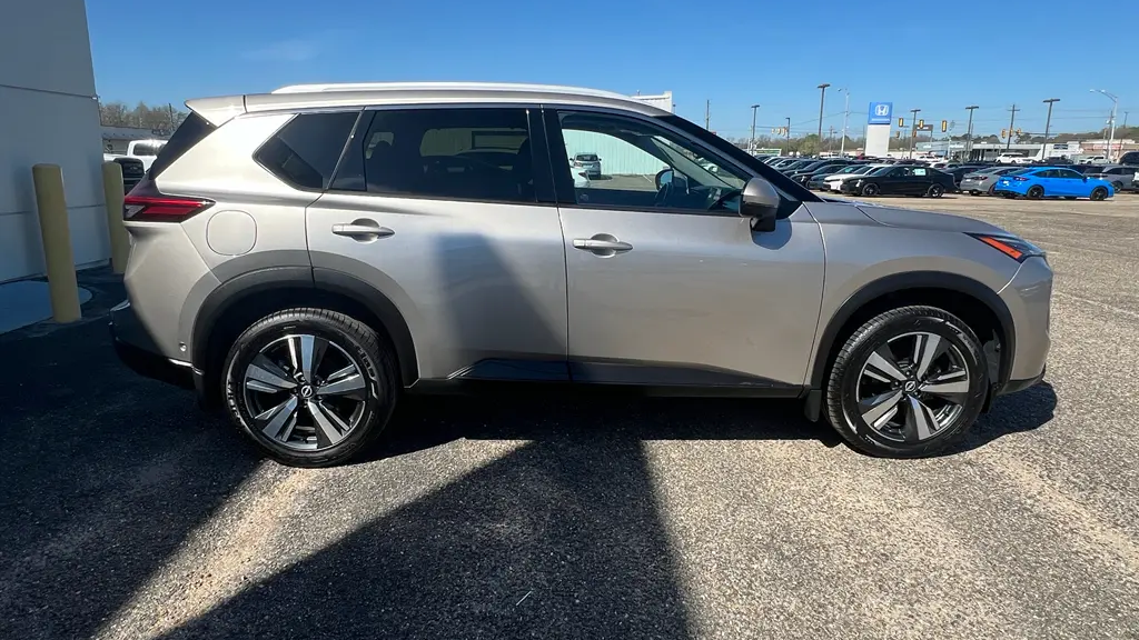 2024 Nissan Rogue SL