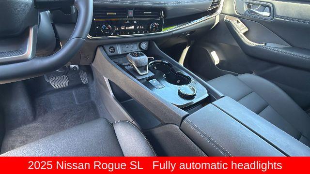2025 Nissan Rogue SL
