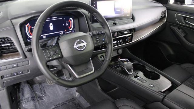 2025 Nissan Rogue Platinum