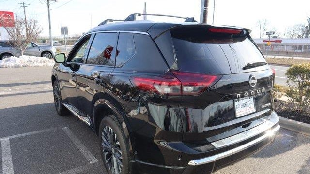 2025 Nissan Rogue Platinum