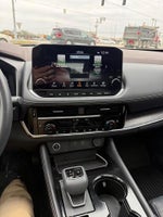 2023 Rogue Thumbnail 17