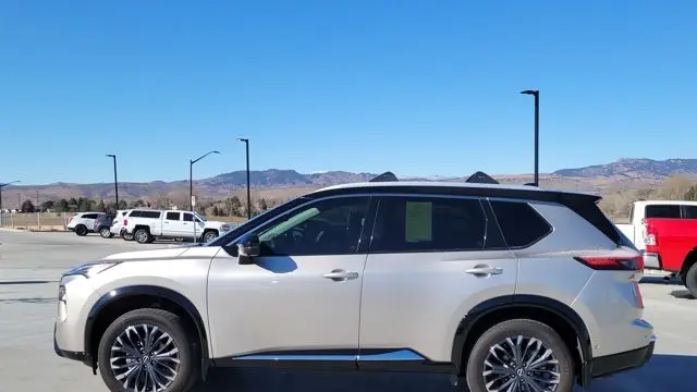 2025 Nissan Rogue Platinum