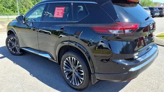2025 Nissan Rogue Platinum