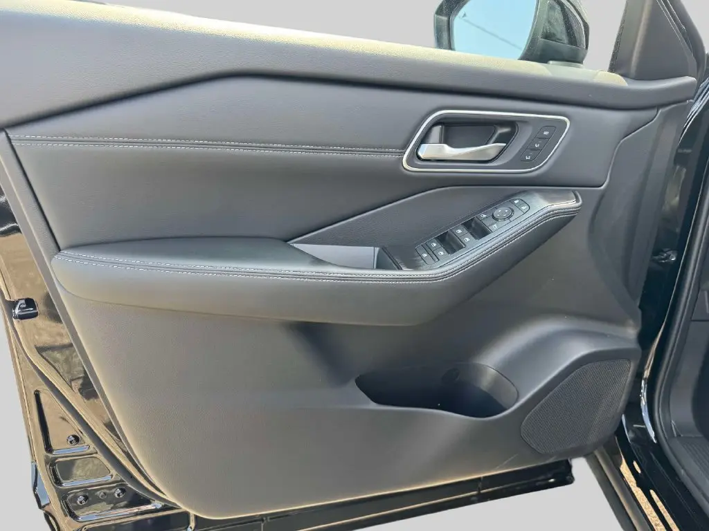 2026 Nissan Rogue - $35,695