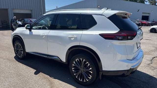 2025 Nissan Rogue Platinum