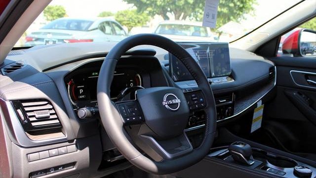 2025 Nissan Rogue Platinum