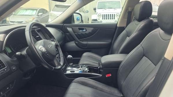 2017 INFINITI QX70 Base