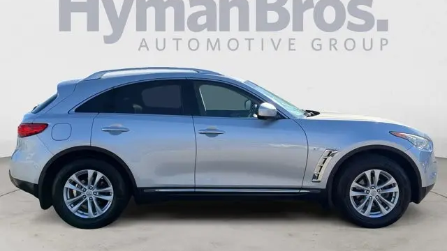 2017 INFINITI QX70 Base