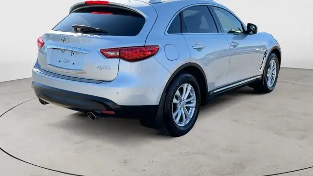 2017 INFINITI QX70 Base