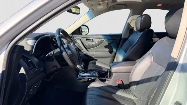 2017 INFINITI QX70 Base