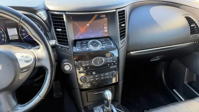 2017 INFINITI QX70 Base